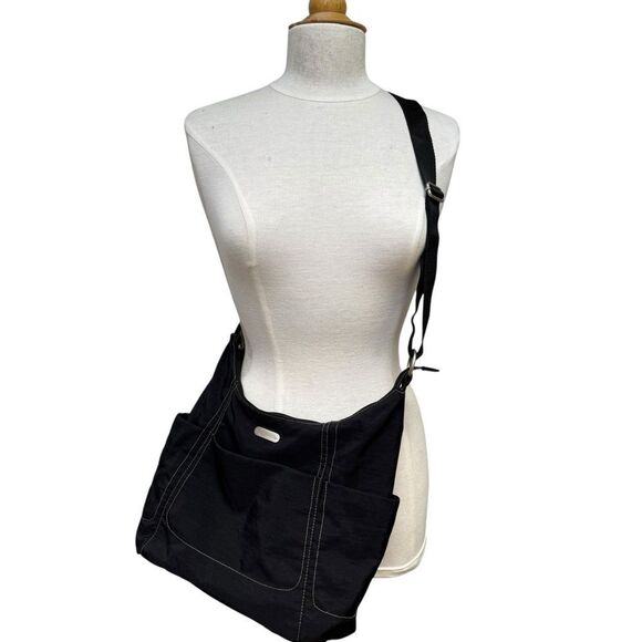 Baggallini Hobo Tote Nylon Adjustable Shoulder Strap Pockets Zip Center Travel - Picture 1 of 10